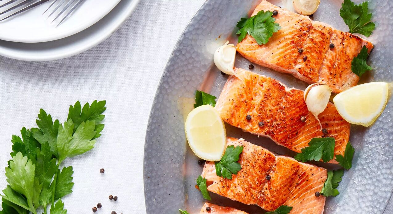filete de salmón en una dieta de proteínas